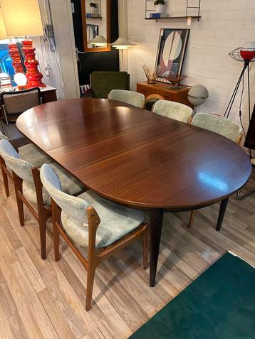 Vintsge uitschuifbare eettafel Omann Jun nr55 jaren 60 beschikbaar voor biedingen