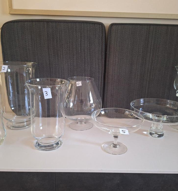 Mooie glazen vazen en schalen op voet. Prijs per stuk, Huis en Inrichting, Woonaccessoires | Vazen, Zo goed als nieuw, Overige kleuren