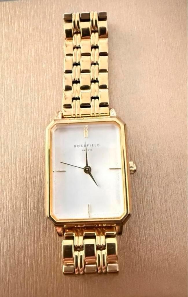 Twee mooie dameshorloges, Sieraden, Tassen en Uiterlijk, Horloges | Heren, Gebruikt, Polshorloge, Overige merken, Staal, Ophalen of Verzenden