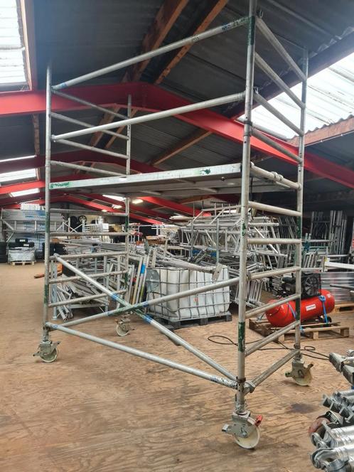 Grote partij gebruikte aluminium rolsteigers Altec, Doe-het-zelf en Verbouw, Steigers, Gebruikt, Rolsteiger of Kamersteiger, 5 meter of hoger