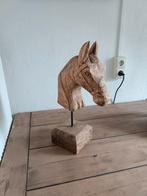 paardenkop op sokkel hout, Ophalen, Zo goed als nieuw