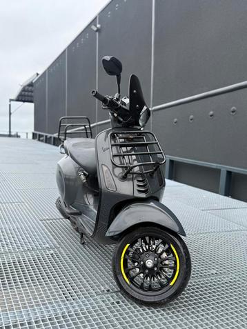 Vespa Sprint full option beschikbaar voor biedingen
