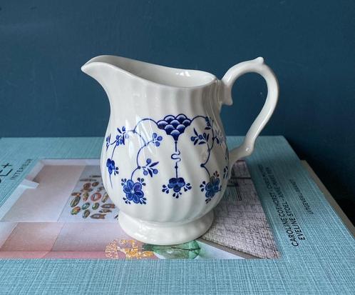 Churchill “Finlandia” melk kannetje, Huis en Inrichting, Keuken | Servies, Overige typen, Overige stijlen, Porselein, Verzenden