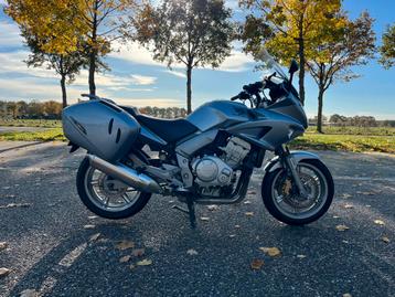 Voor je verder zoeken gaat Honda CBF 1000 ABS in prima staat beschikbaar voor biedingen