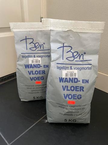 Tegellijm & voegmortel zilvergrijs beschikbaar voor biedingen