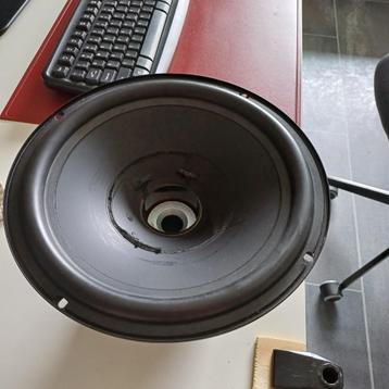 Kef Subwoofer Speaker beschikbaar voor biedingen