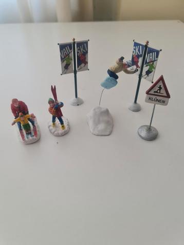 Lemax Kerst Poppetjes Ski Scene beschikbaar voor biedingen