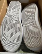 Lacoste Powercourt Sneakers - Maat 42.5, Ophalen of Verzenden, Zo goed als nieuw, Wit, Sneakers of Gympen