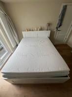 Bad frame + mattress + mattress topper, Ophalen, Wit, Tweepersoons, Zo goed als nieuw