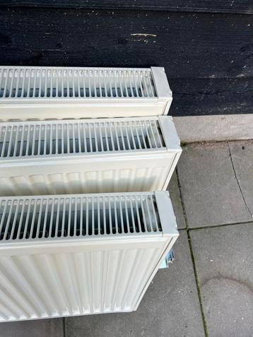 3 Radiatoren - 81x60x9,5 cm - Nette Staat beschikbaar voor biedingen