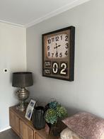Industriële Wandklok met Datum - Stoere Blikvanger!, Ophalen, Zo goed als nieuw, Analoog, Wandklok