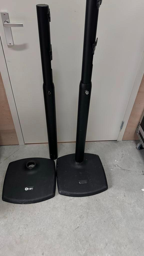2x K&M TV statief - Verstelbaar - Zwart, Audio, Tv en Foto, Beamer-accessoires, Gebruikt, Ophalen