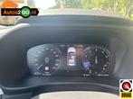 Volvo XC40 2.0 T4 Momentum, 15 km/l, Euro 6, 1969 cc, Wit
