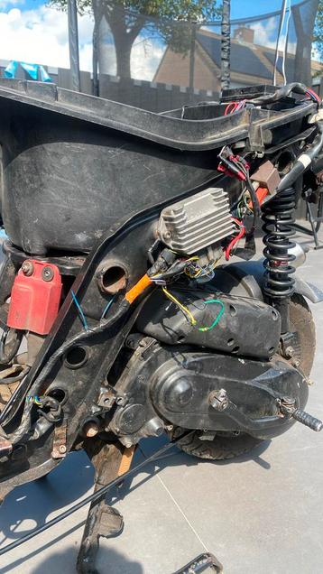 Zip 70cc blok p&p beschikbaar voor biedingen