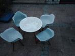 Vier kinderstoelen en kindertafel voor buiten, Ophalen of Verzenden, Gebruikt, Kunststof, Vier