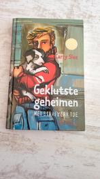 Carry Slee - Geklutste geheimen met strafwerk toe, Ophalen of Verzenden, Zo goed als nieuw, Carry Slee