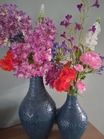 2 vazen inclusief kunstbloemen, Huis en Inrichting, Ophalen, Zo goed als nieuw