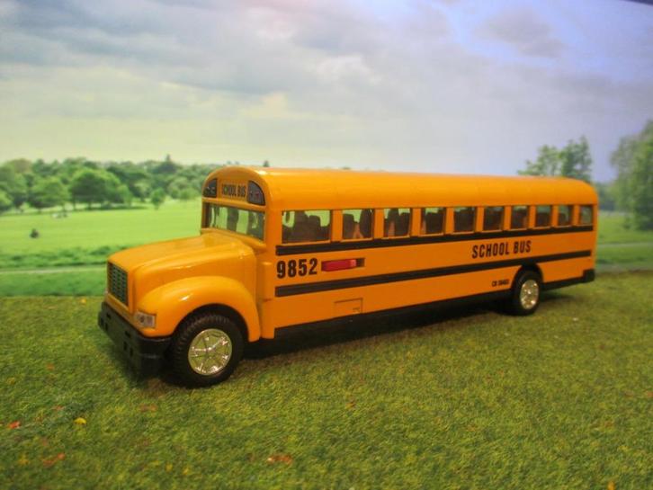 +/- 1:50 International 3800 Carpenter body School Bus, Hobby en Vrije tijd, Modelauto's | 1:50, Gebruikt, Ophalen of Verzenden