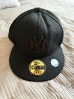 New York Yankees black on black cap, Ophalen of Verzenden, Gedragen, 60 cm (XL, 7½ inch) of meer, Pet