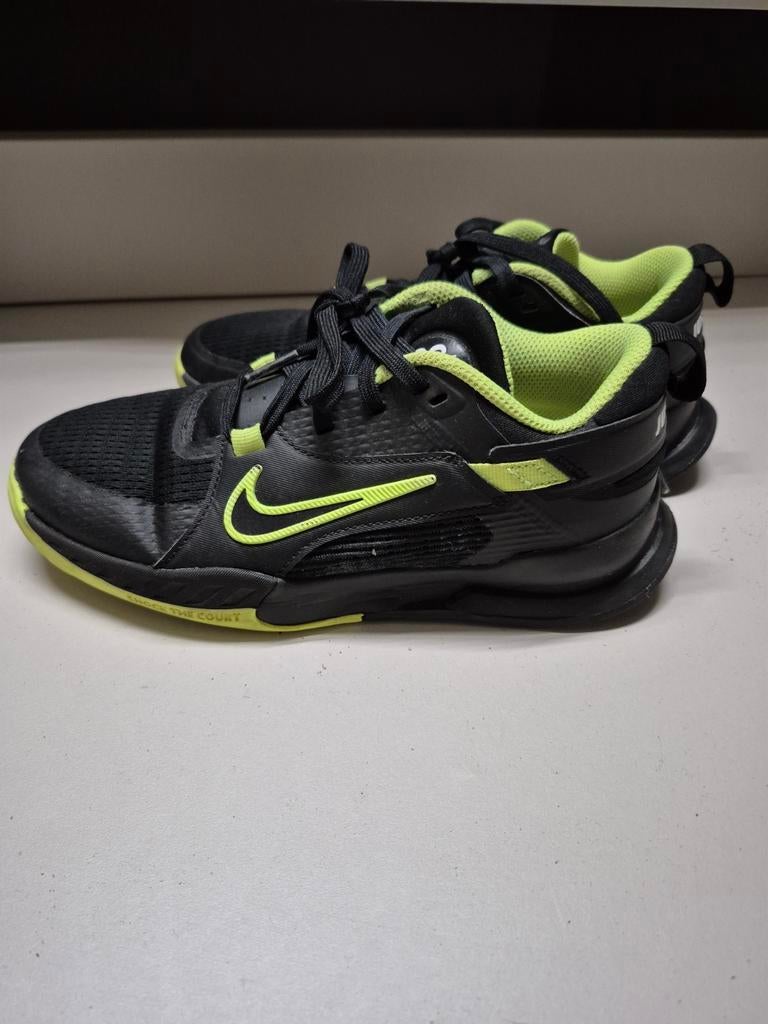 Tennisschoenen maat 34 - Kunstgras, Gebruikt, Ophalen of Verzenden, Nike, Jongen of Meisje