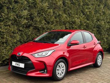 Toyota Yaris 1.5 Hybrid Dynamic CarPlay LED Camera beschikbaar voor biedingen