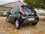 Toyota Aygo 1.0 VVT-i x-now | met Airco + 5 deurs nu €6.45, Auto's, Voorwielaandrijving, Stof, Gebruikt, Start-stop-systeem