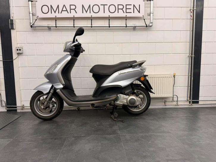 Piaggio fly 125cc 180cc, Motoren, Motoren | Overige merken, Bedrijf, Scooter, Ophalen
