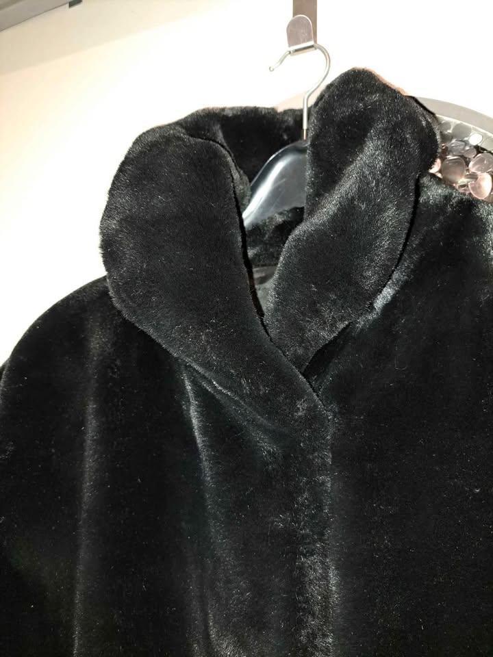 Etage, jas pels synthetisch, L - XL, Kleding | Dames, Jassen | Winter, Zo goed als nieuw, Maat 46/48 (XL) of groter, Zwart, Ophalen of Verzenden