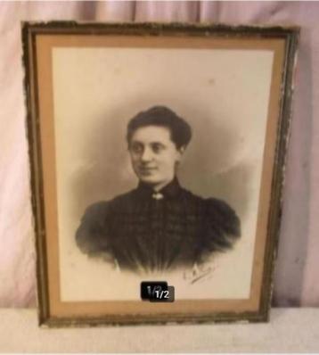  Mooi Grote Antieke Foto van een Vrouw - 1904 - gesigneerd