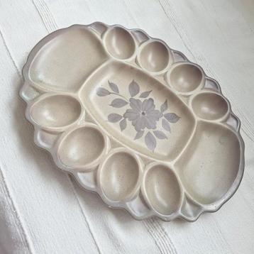 Schaal voor gevulde eieren, vintage beschikbaar voor biedingen