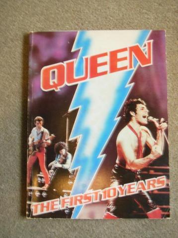 QUEEN - The First 10 Years - by Mike West -1970/80 beschikbaar voor biedingen