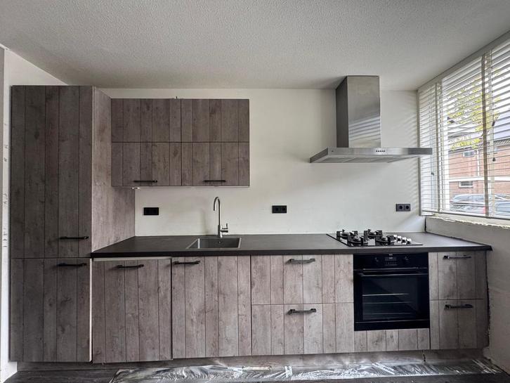 Complete Nette Rechte Keuken + Apparatuur + GEDEMONTEERD, Huis en Inrichting, Keuken | Complete keukens, Enkelwandige keuken, Bruin