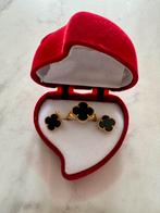 Prachtige set zwart en 21 karaat goud ring & oorbellen NIEUW, Ophalen of Verzenden, Zo goed als nieuw, Goud