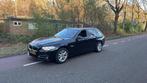 BMW 5-serie Touring 518d Luxury Edition FACELIFT LEER NAVIAG, Auto's, Automaat, Achterwielaandrijving, Euro 6, Zwart