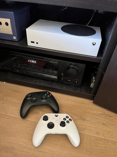 ZGAN Xbox series S + 2 originele controllers, Spelcomputers en Games, Spelcomputers | Xbox Series X en S, Zo goed als nieuw, Ophalen of Verzenden