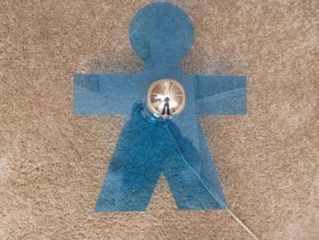 ZO GOED ALS NIEUW mooi BLAUW WANDLAMPJE motief kindje beschikbaar voor biedingen
