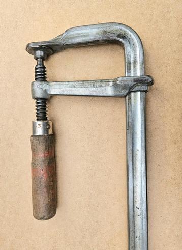 Vintage Bessey lijmklem beschikbaar voor biedingen