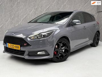 Ford Focus 2.0 ST 250 PK / Goed Onderhouden / Nette Auto beschikbaar voor biedingen