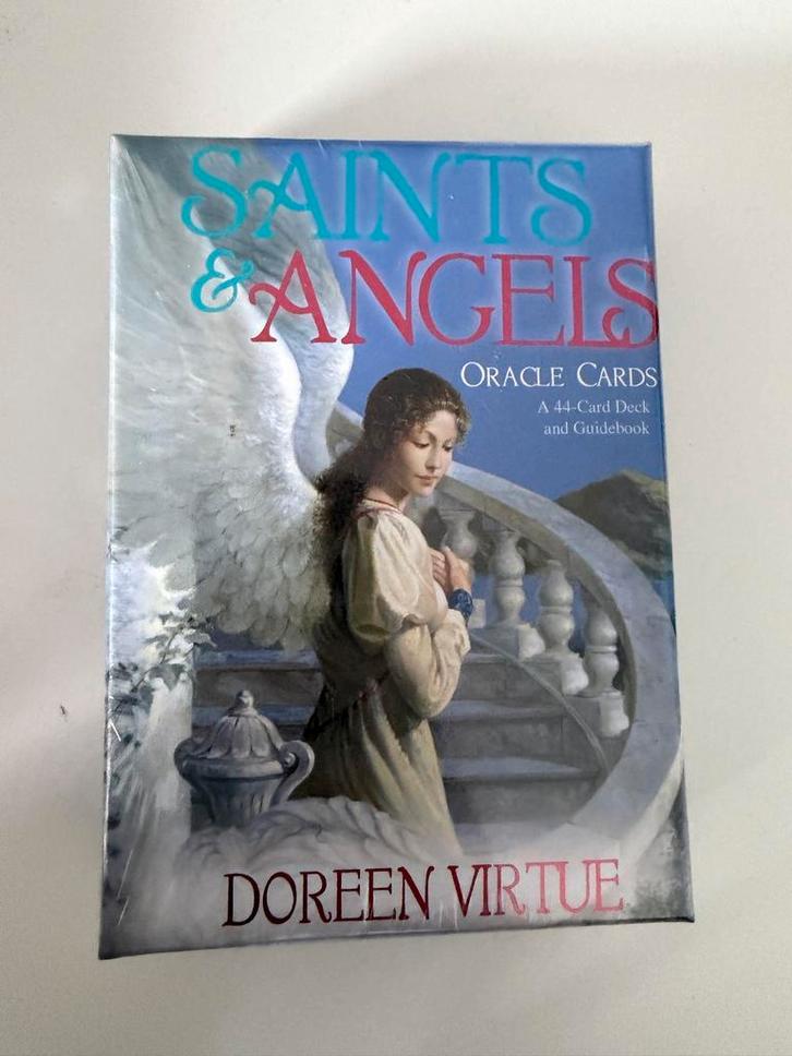 Saints & Angels Oracle Cards - Doreen Virtue - NIEUW -, Boeken, Esoterie en Spiritualiteit, Nieuw, Spiritualiteit algemeen, Ophalen of Verzenden