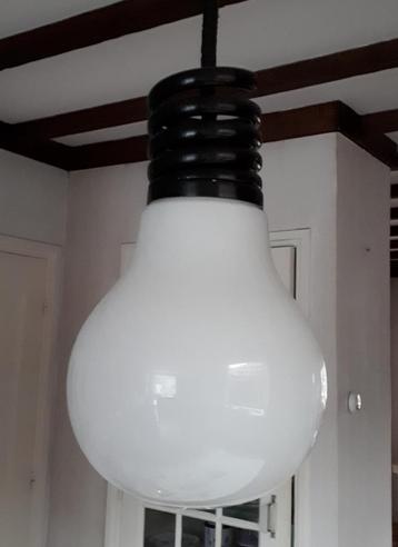 Gigant bulb lamp vintage jaren 70 Lamperti opaline glas g beschikbaar voor biedingen