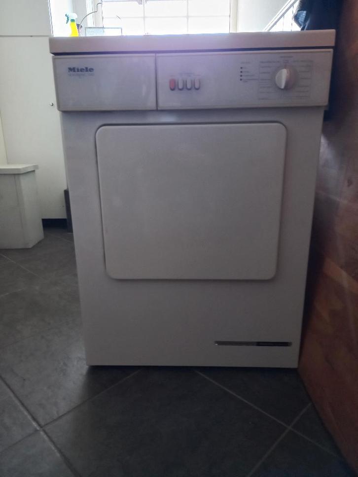 Miele wasdroger novotronic 1452, Witgoed en Apparatuur, Wasdrogers, Gebruikt, Luchtafvoer, Voorlader, 6 tot 8 kg, Minder dan 85 cm