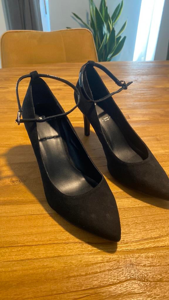 Zwarte hakken, Kleding | Dames, Schoenen met lage hakken, Zwart, Ophalen of Verzenden, Zo goed als nieuw