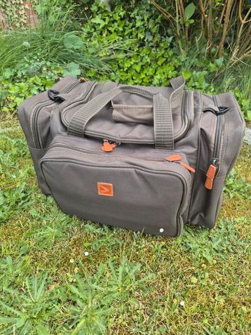 Avid carry-all compleet met tackle bags.  beschikbaar voor biedingen