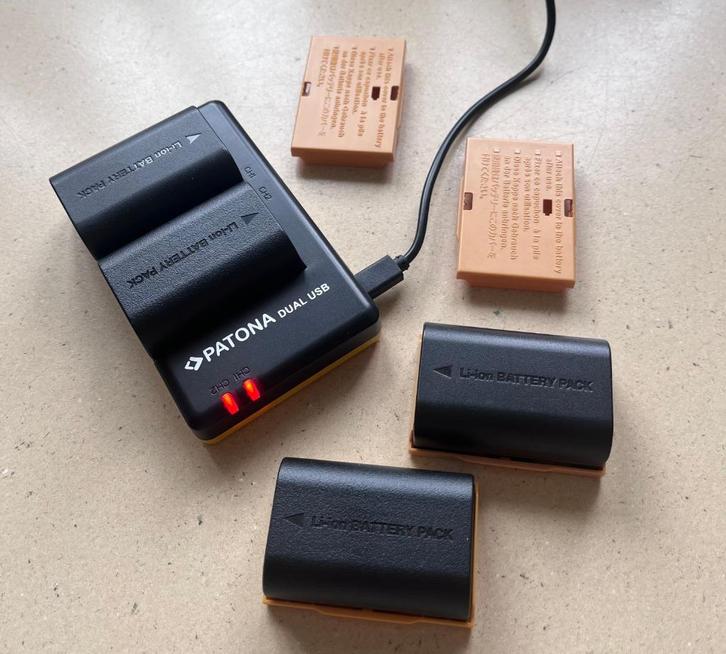 1700 mAh Jupio foto batterijen + Patona lader - als nieuw, Audio, Tv en Foto, Accu's en Batterijen, Zo goed als nieuw, Ophalen of Verzenden