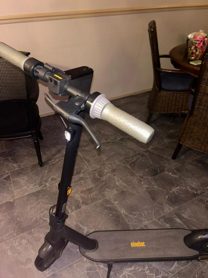 Nette Segway Ninebot Kickscooter Max G301 II, Fietsen en Brommers, Steps, Zo goed als nieuw, Elektrische step (E-scooter), Ophalen