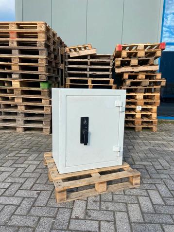 Neutron Star Kluis – Size 4 – Grade 2 – 190kg – Met afstort beschikbaar voor biedingen