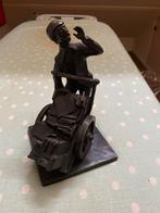 Bronzen beeld - De Papierventer, Ophalen of Verzenden