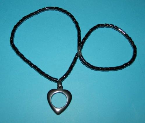 Hematiet collier met opengewerkte hart hanger, Sieraden, Tassen en Uiterlijk, Kettingen, Nieuw, Steen of Mineraal, Zwart, Met hanger