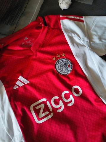Ajax tenue maat 122 NIEUW 1 op voorraad beschikbaar voor biedingen
