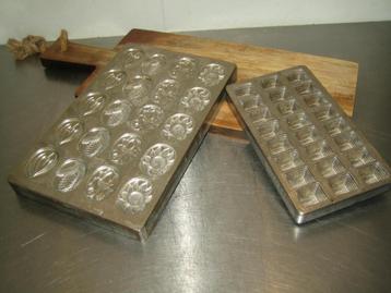 2 Zéér mooie oude Chocolade Vormen o.a. Anton Reiche beschikbaar voor biedingen
